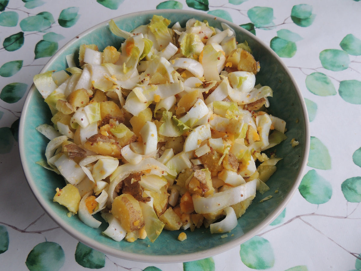 Salade d'endives, pommes, noix et roquefort : Recette de Salade d'endives,  pommes, noix et roquefort